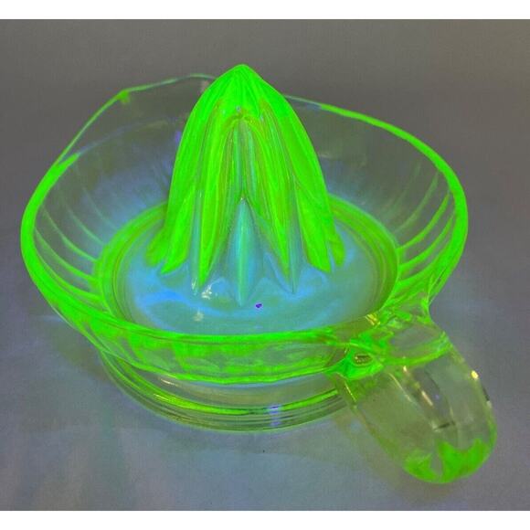 30s Juicer Citrus Reamer UV Reactive Vaseline Uranium Depression Era Glass - Picture 3 of 13